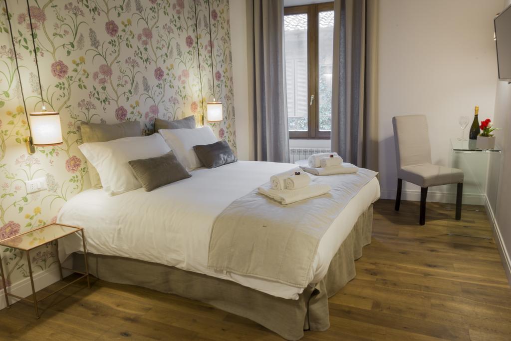 I Fiori De' Mario Suites Рим Екстериор снимка